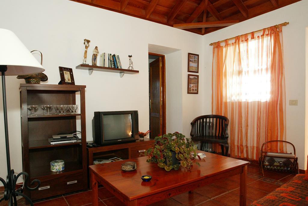 Atilio Villa Puntallana Room photo